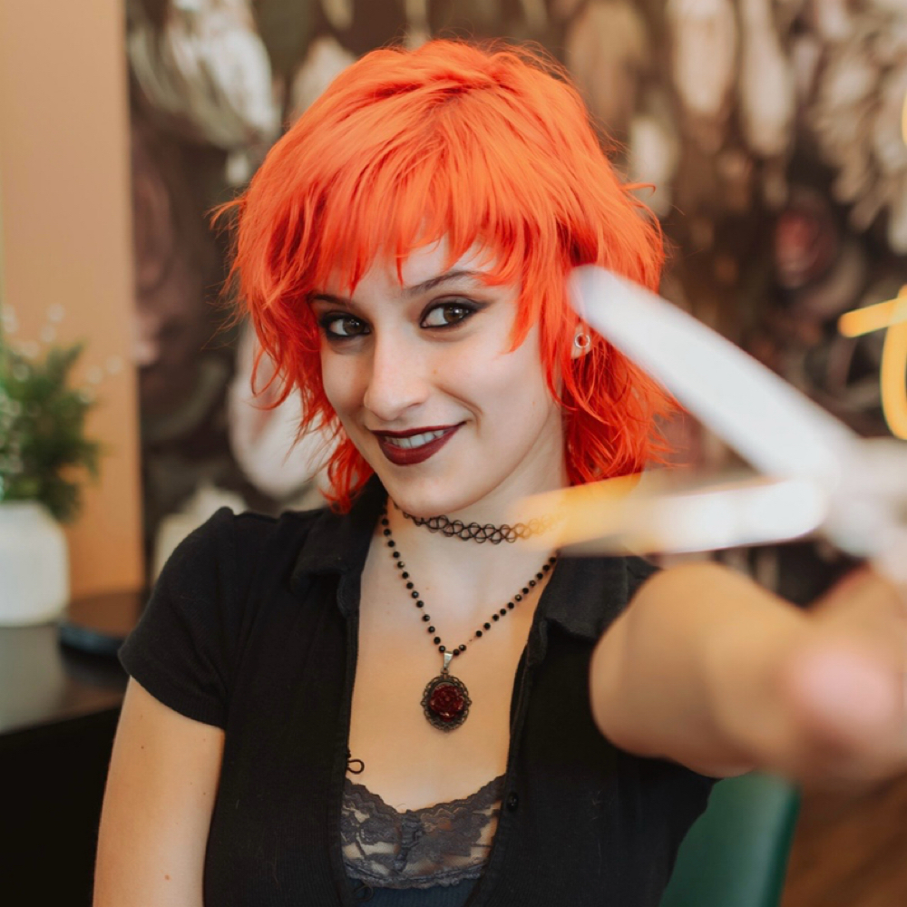 Hope Price at Signature Cuts in San Antonio, TX