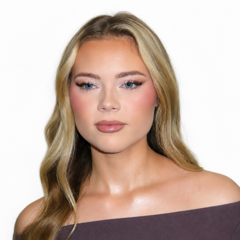 Alissa Paffhausen at All About Beauty | Milwaukee Lash Training in Waukesha, WI