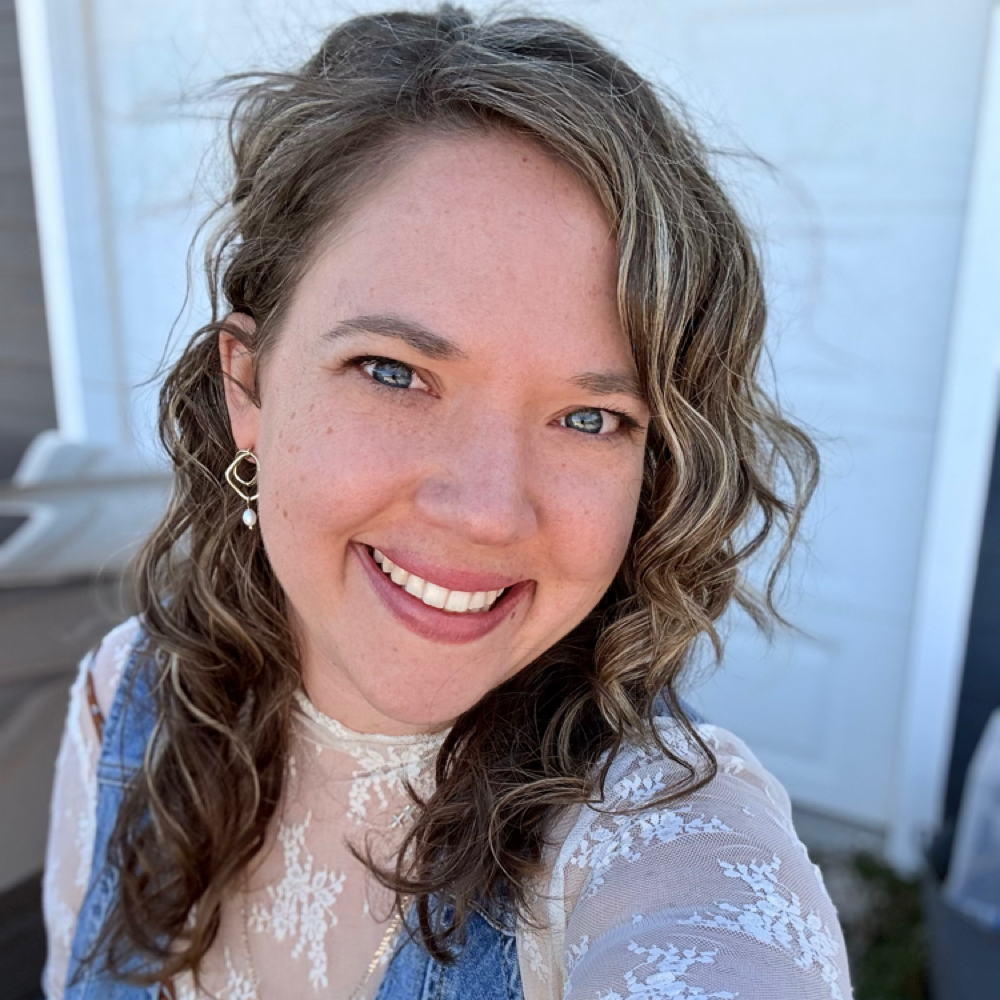 Hanna Tinberg (Master Stylist) at Shear Images Hair, Skin And Nails Studio in De Soto, KS