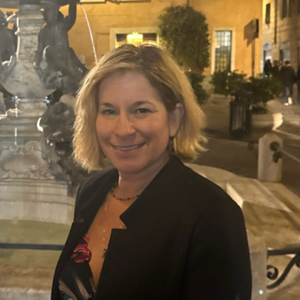 Nikki Friedhoffer at Colorboxx Salon  912-236-8900 in Savannah, GA