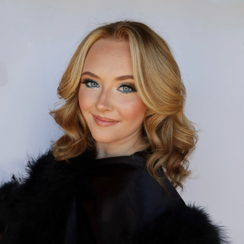 Endia Oates at The Dollhouse Salon & Extension Studio- Auburn in Auburn, AL