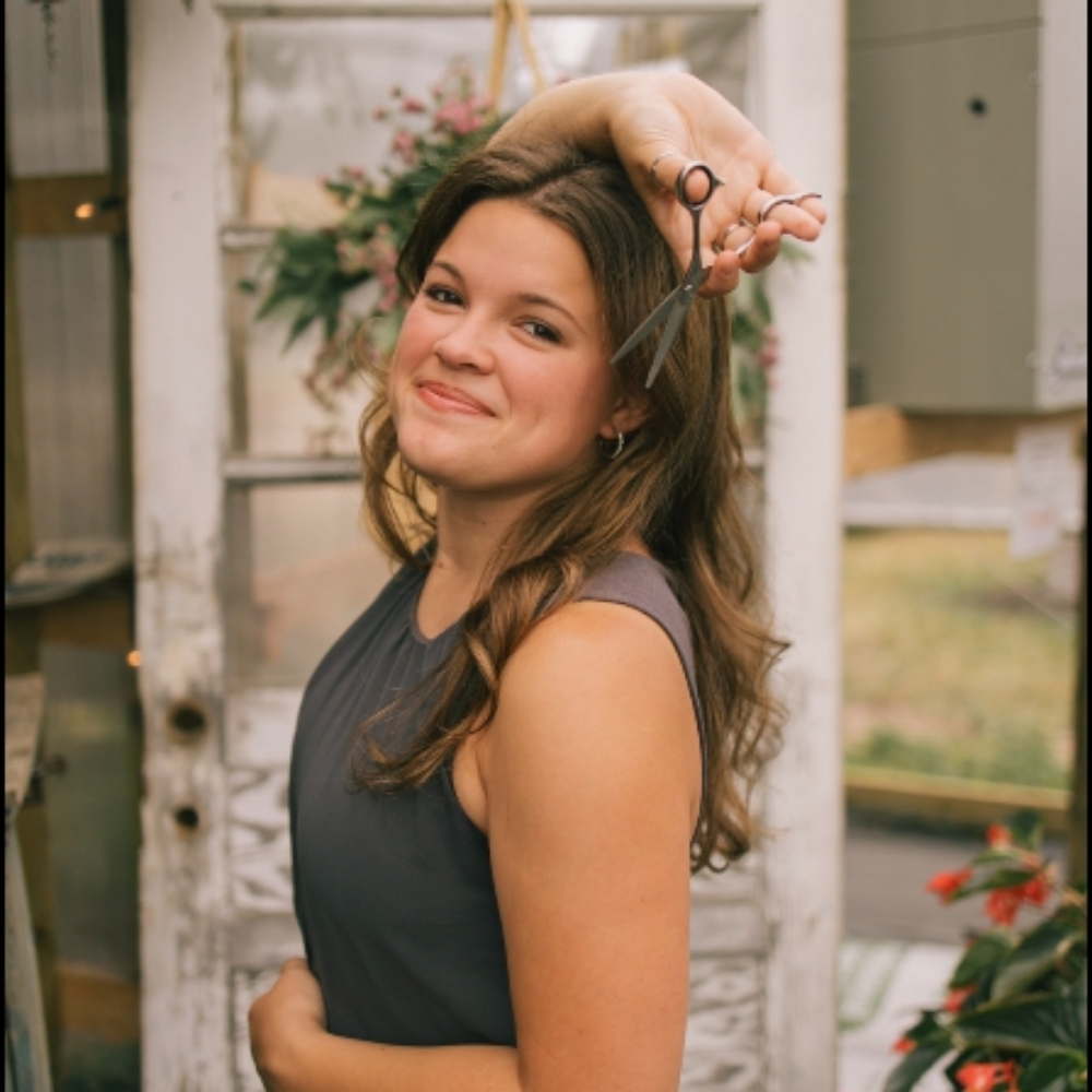 Bella Soliz at Salon 13 in Newaygo, MI