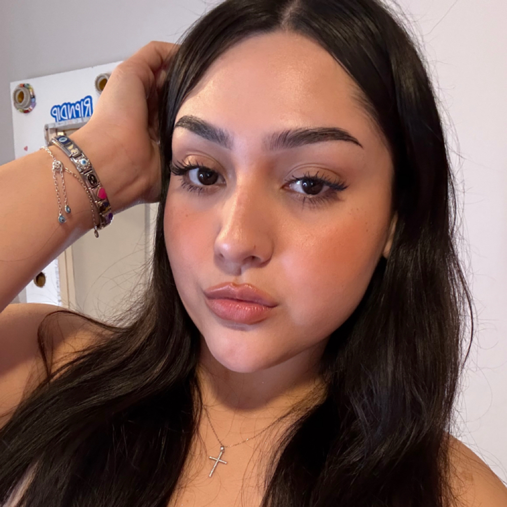 Helen Alejandre at Head Case Beauty and Barber Company in canby, OR