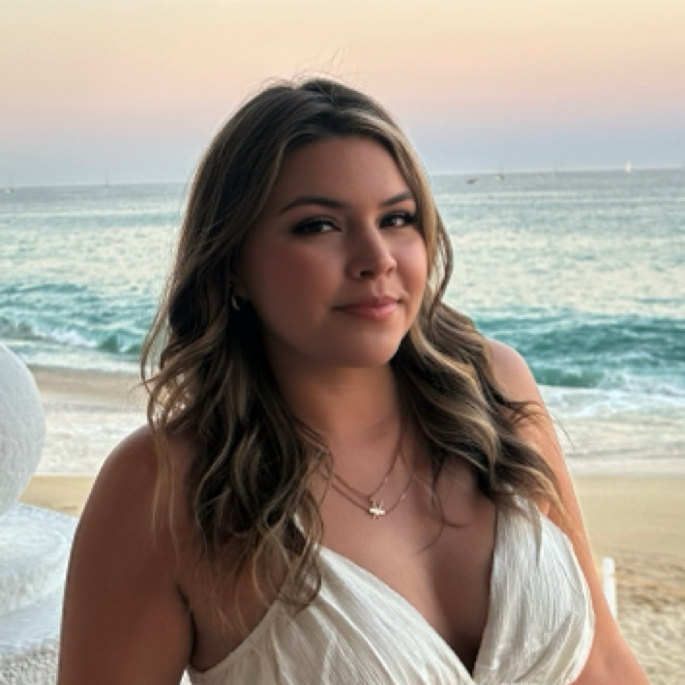 Abigail Hernandez at Luxe Salon Glendora in Glendora, CA