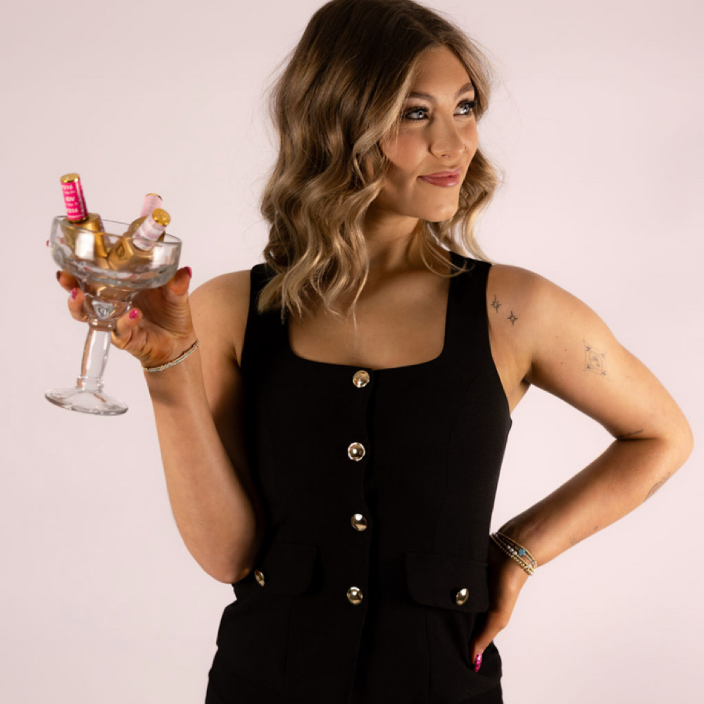 𝐏𝐀𝐈𝐒𝐋𝐄𝐘 𝐌𝐀𝐘 at PRETTY & POLISHED in Dayton, TN