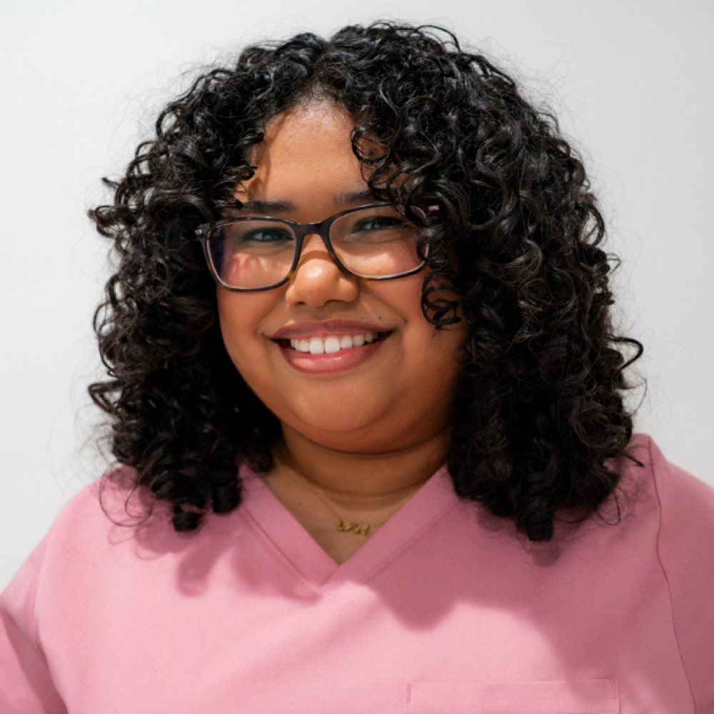 Alexis Nail technician