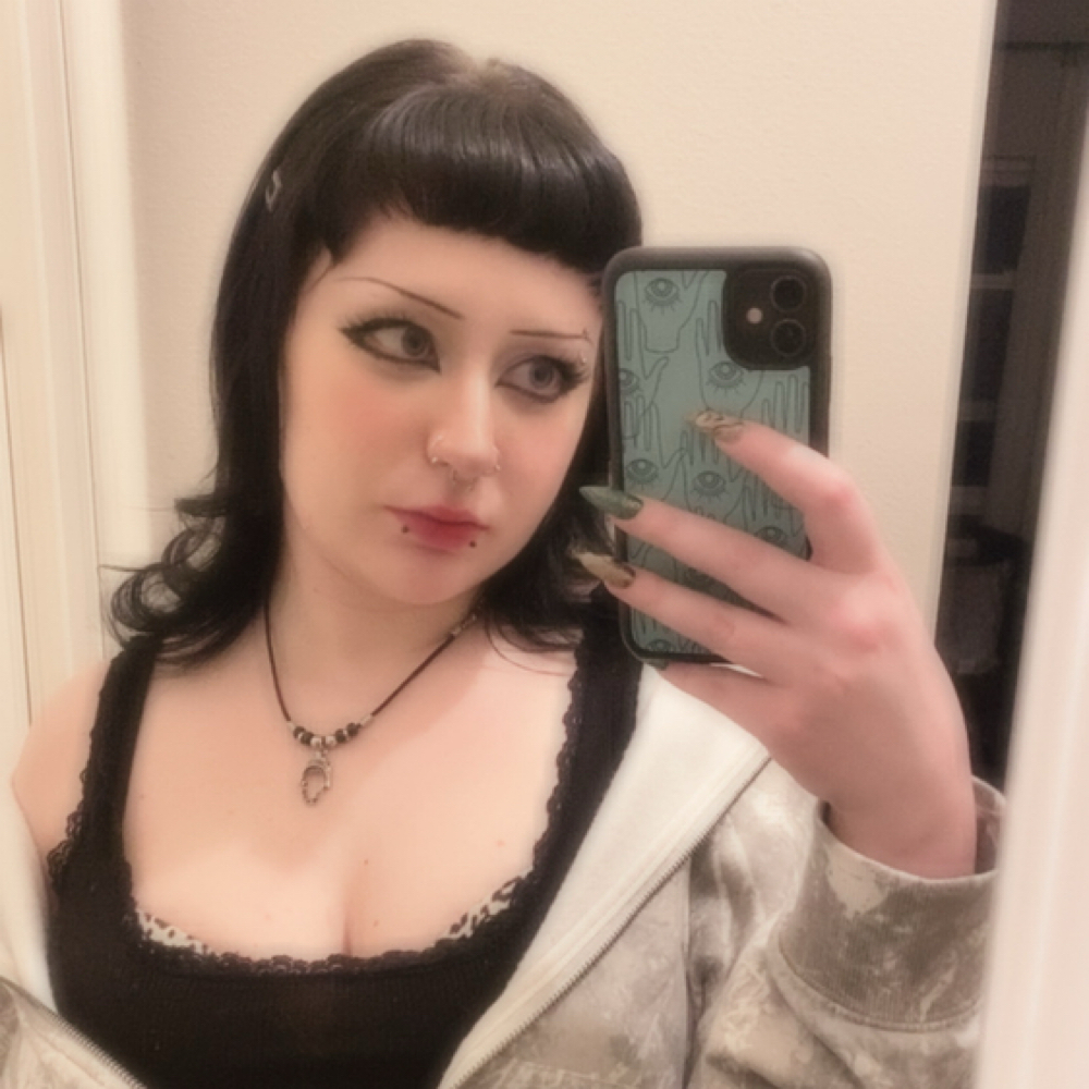 Eden McClure at Vicious Vivids Hair & Barber in Longview, WA
