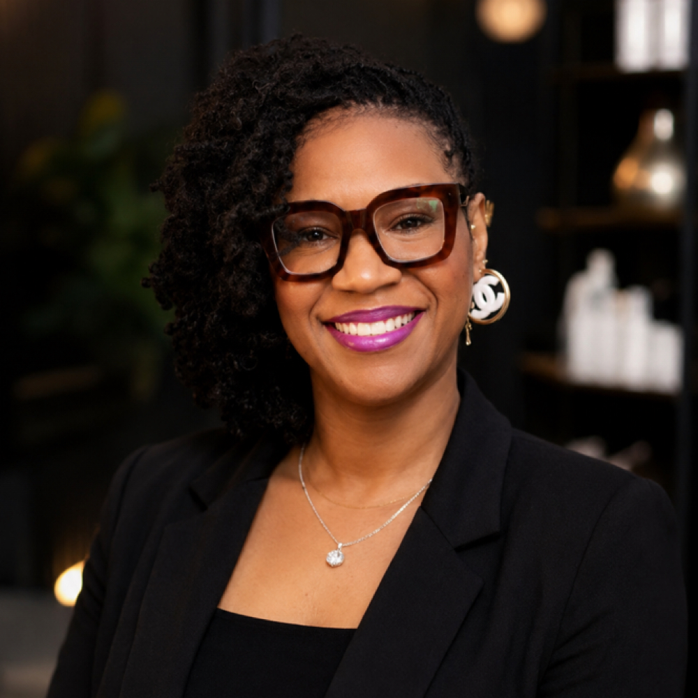 Shandi Sipp at Experience Beauty Salon in Olive Branch, MS