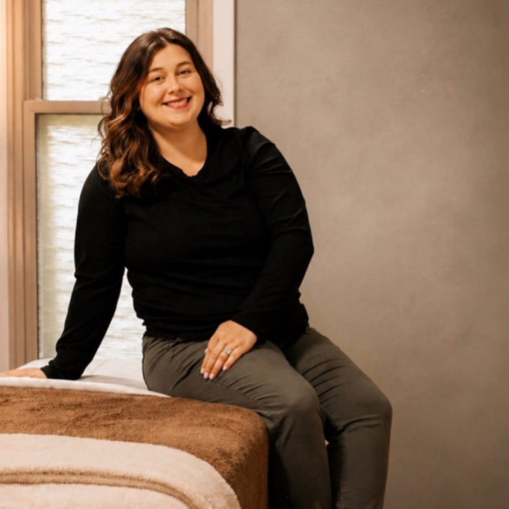Alyssa Rowlands at Ivy Jo Salon in Angola, IN