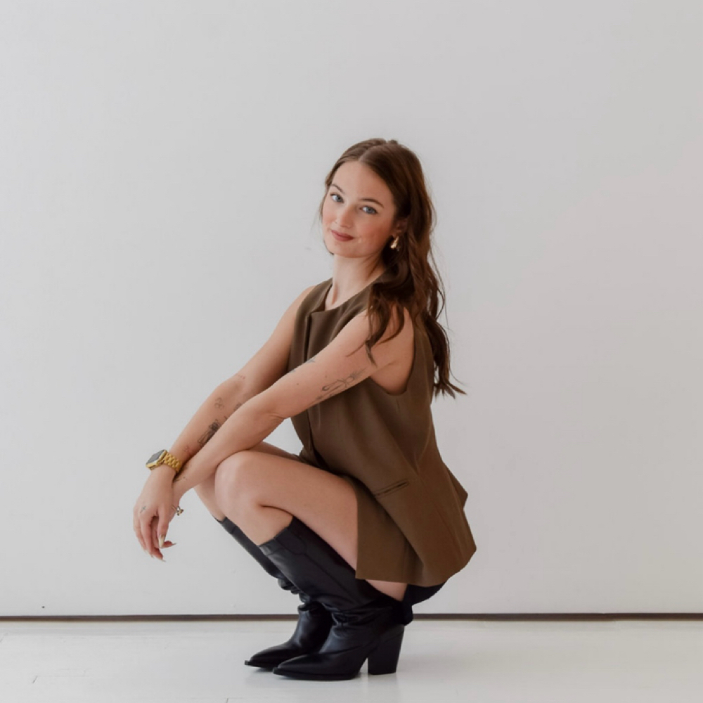Brooklynn Pickett at MANE AND MUSE CO. in Monroe, OH
