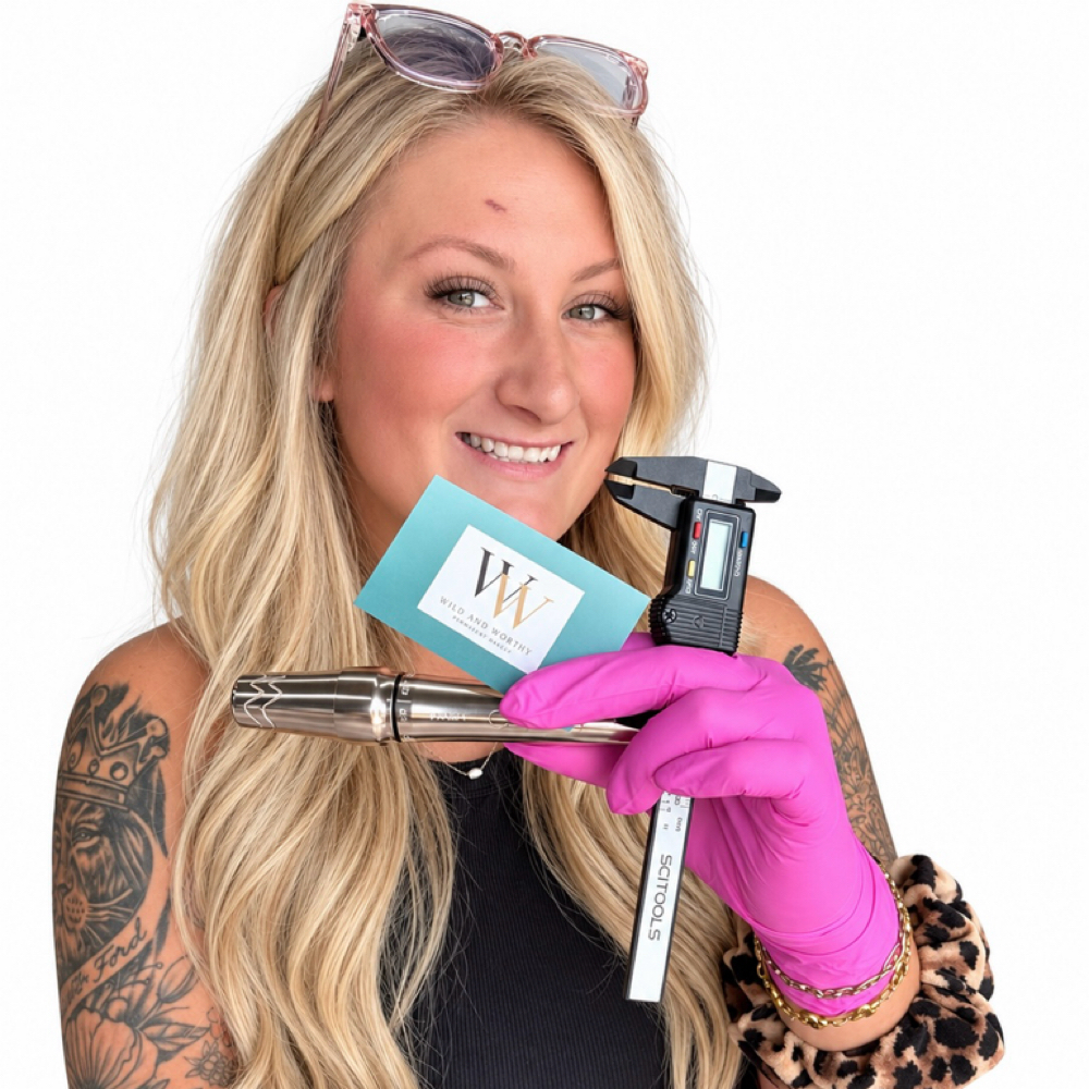Taylor Peak at HIGH MAINTENANCE HABITS SALON + LOUNGE in Aurora, IN