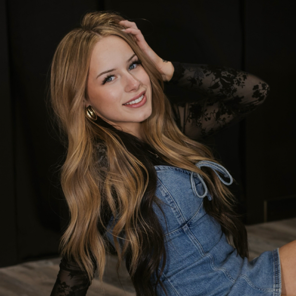 Kait Yaste at J & M Lounge in Loveland, CO