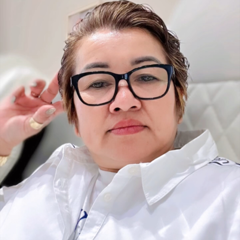 Rosie Tran at Le Lani Nail Spa in Los Angeles, CA