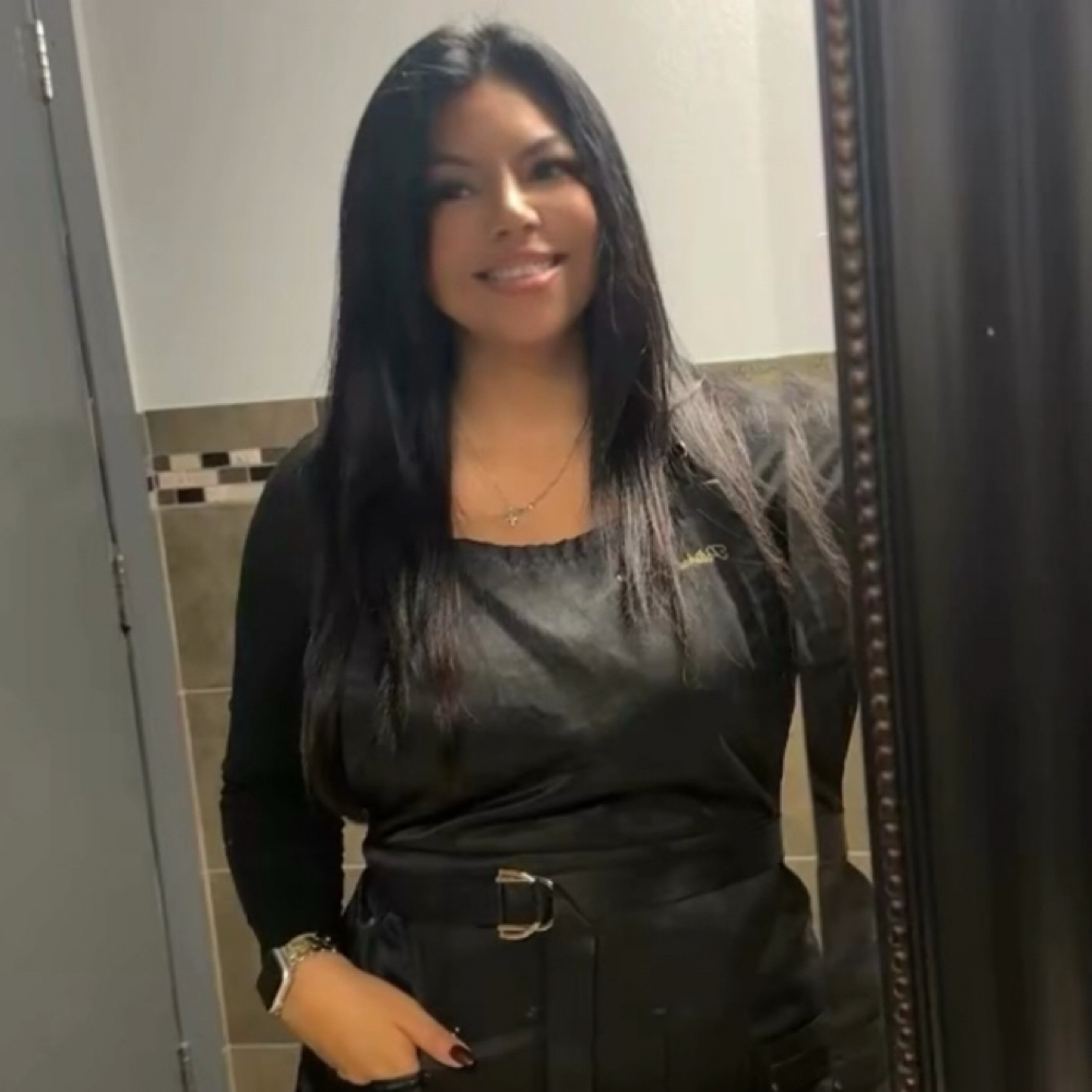 Susana Hernandez at Divina Nail Lounge in Round Rock, TX