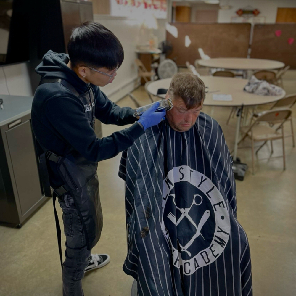 Dinh Nguyen BARBER at H & B House Of Hair in Sterling, IL