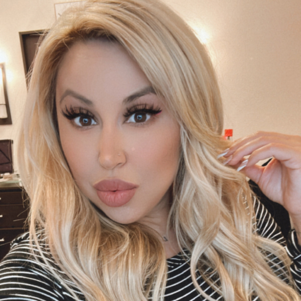Idahlia Reyes at Salon Six Thirteen in Pasadena, TX