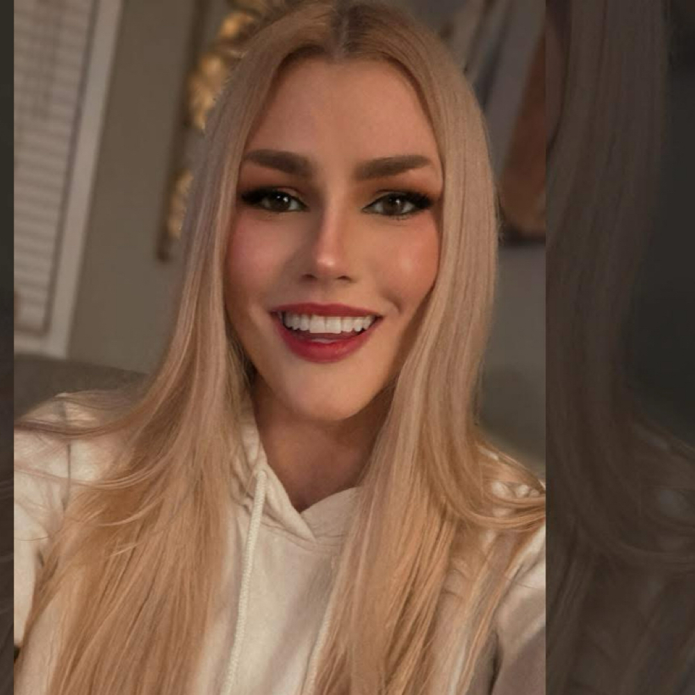 Shaina Oltremare at Emerald Salon in Harrisonville, MO