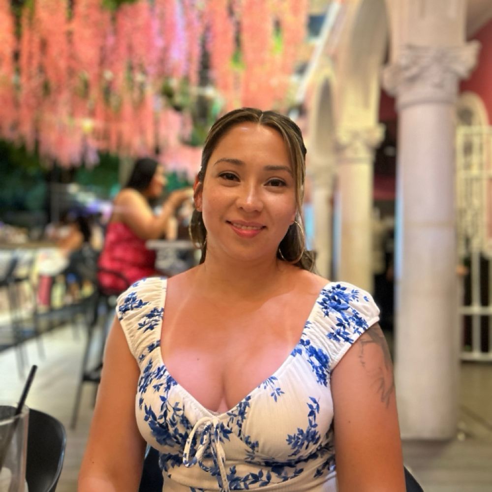 Floridalma Paiz at Salón ALO in Occoquan, VA
