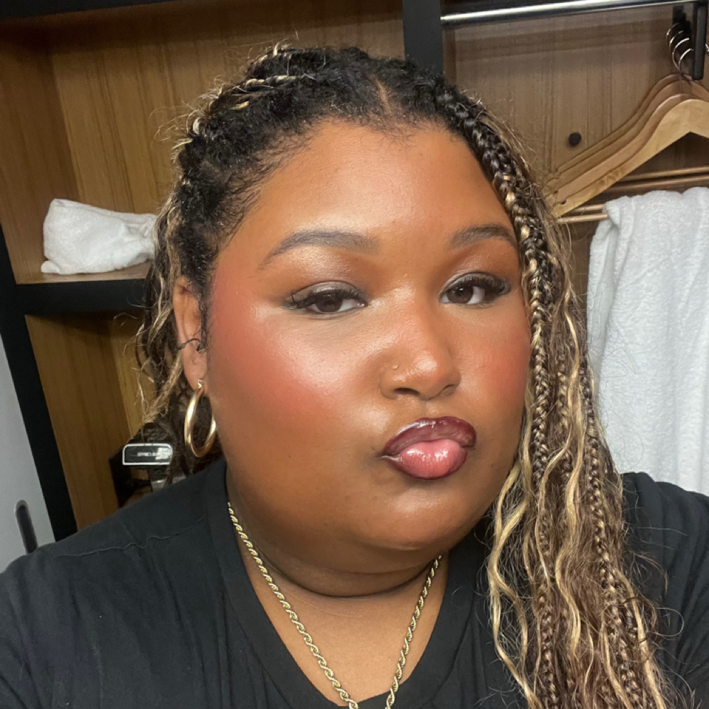 Makaylah Byers at Apex Nail Studio in Akron, OH