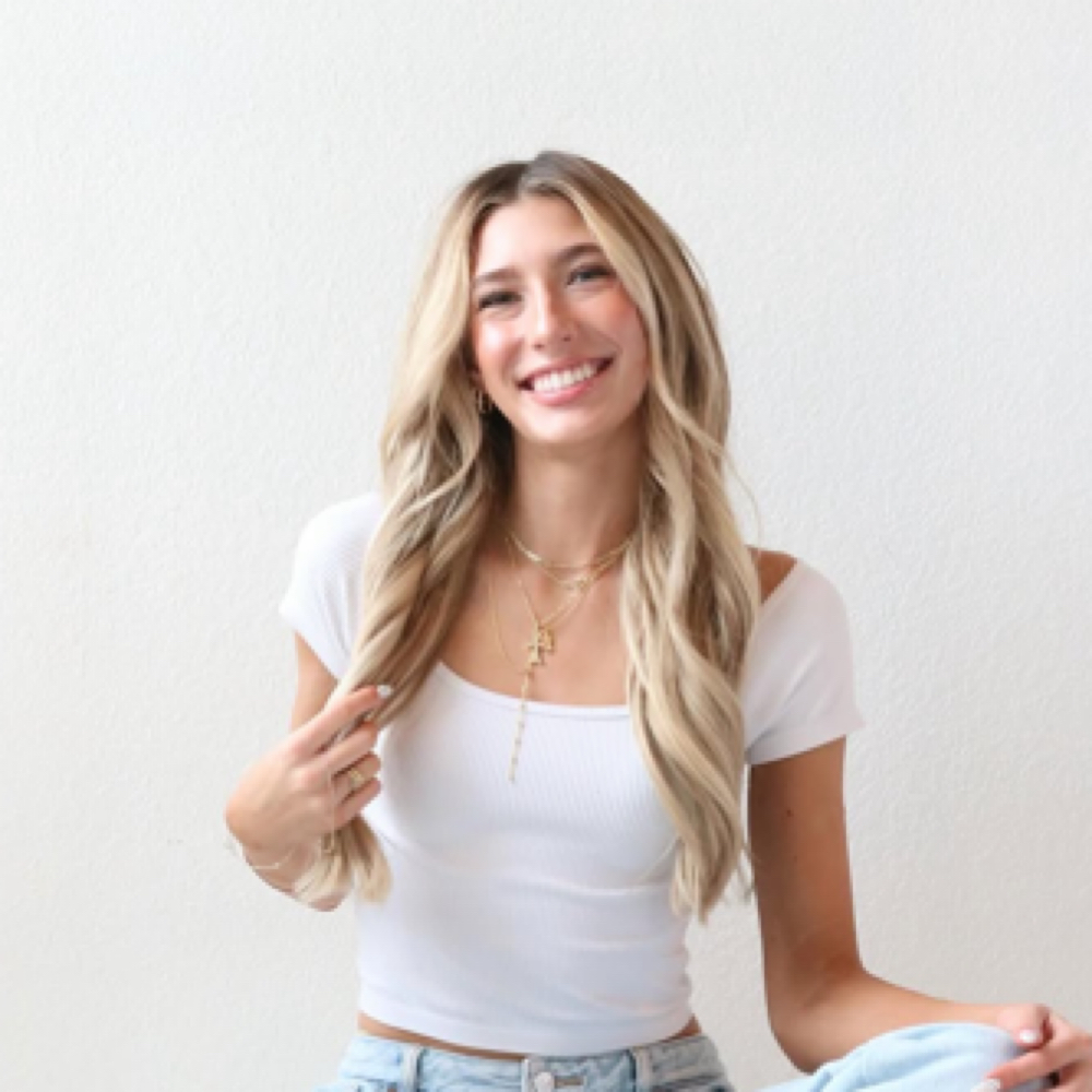Mariah Clemons at Modern & Mane Salon in Denver, CO