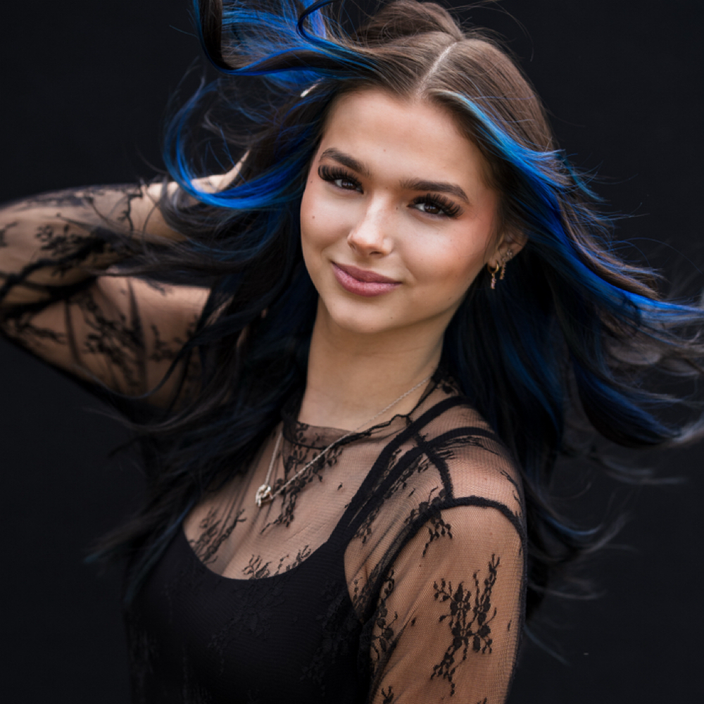 Kaitlyn Myers at The Craft A Mane Artery in danville, IL