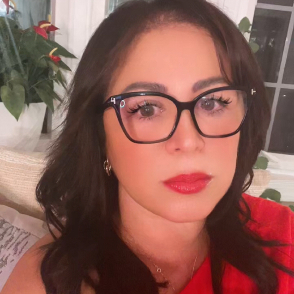 Dion Almanzar at SOLO BEAUTY SALON in Elizabeth, NJ