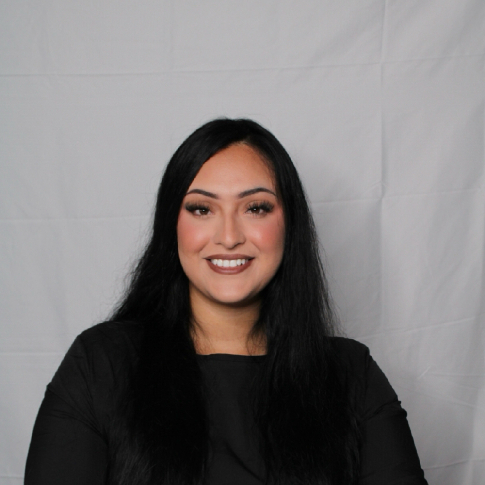 Evelin Solorzano at Xo Nail Salon in Watseka, IL