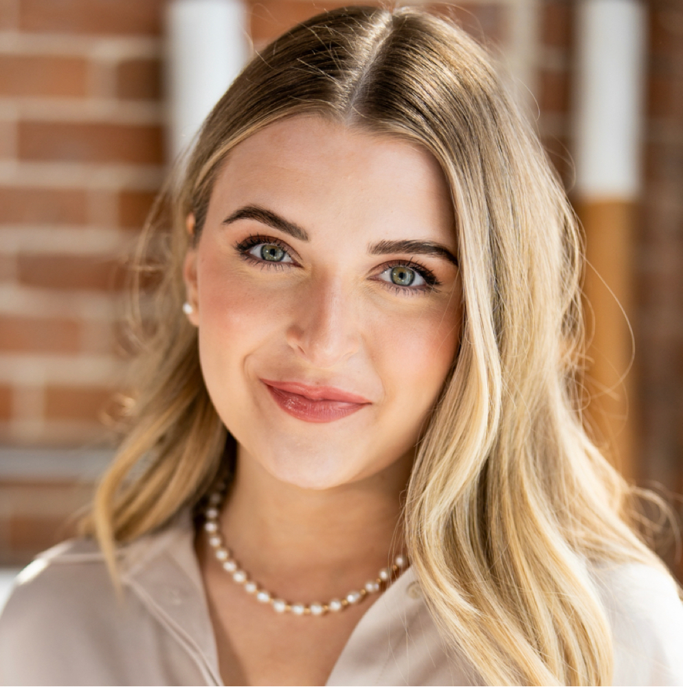 Chloe Simon at Glow with Chlo in Dublin, OH