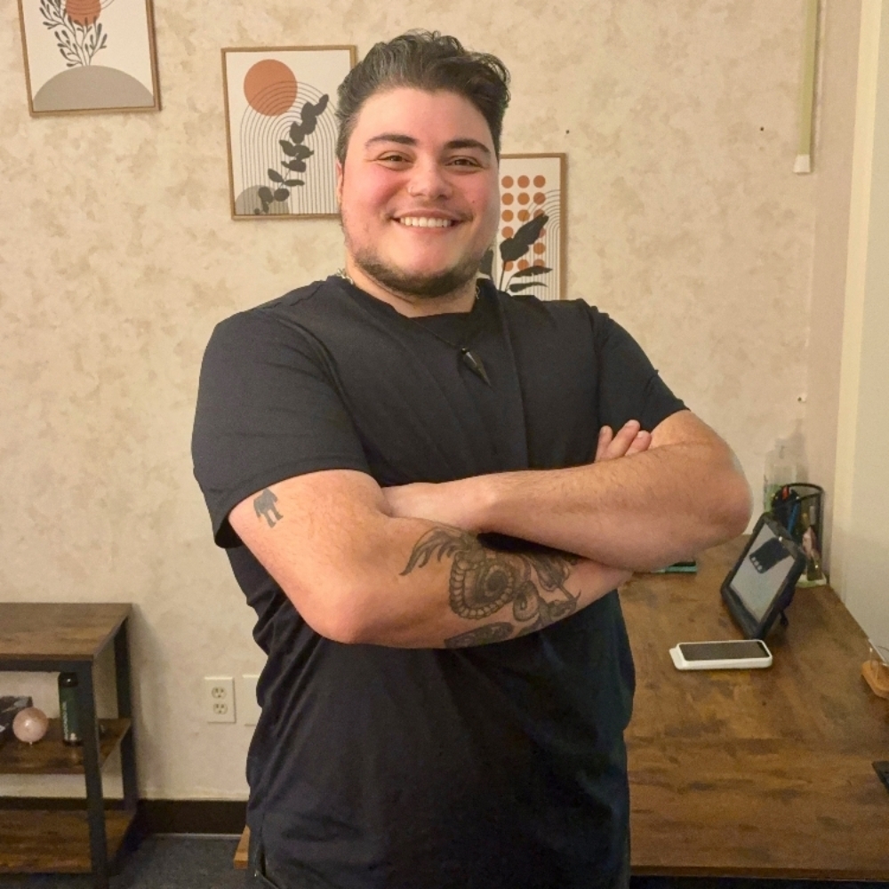 Gian Fernandez He-Him