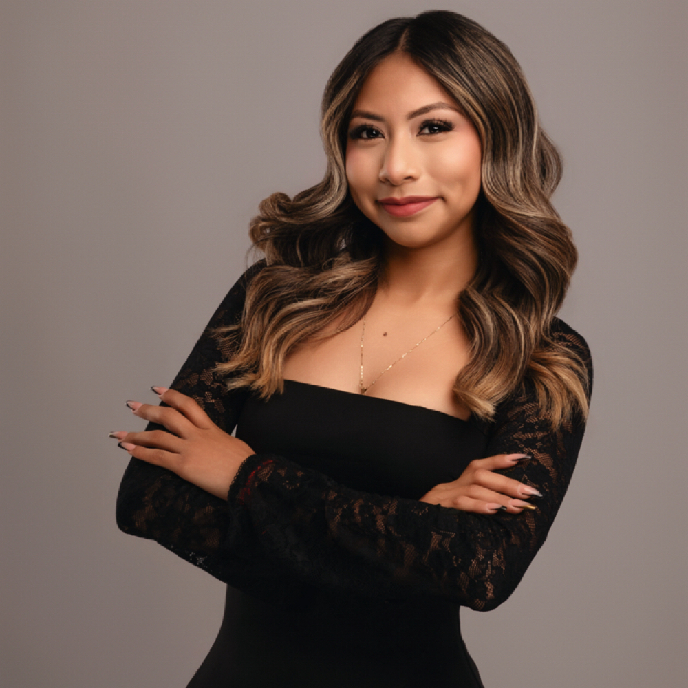 Jaquelin Luna at Anahi’s Salon in SAN DIEGO, CA
