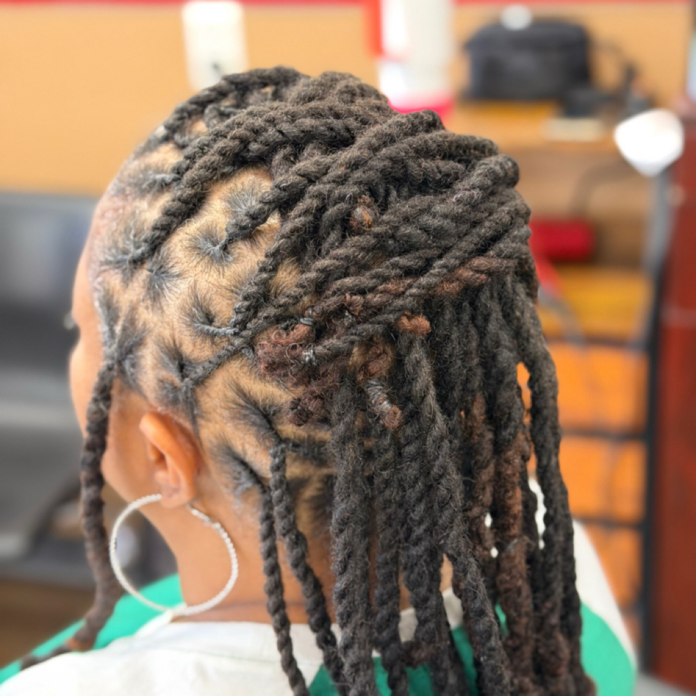 DaYe Smith at The Loc Shop LLC in Mishawaka, IN