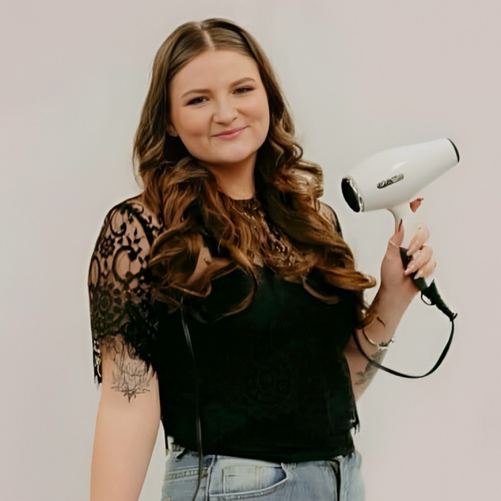 Payge Elliott at The Cutting Room in Starke, FL