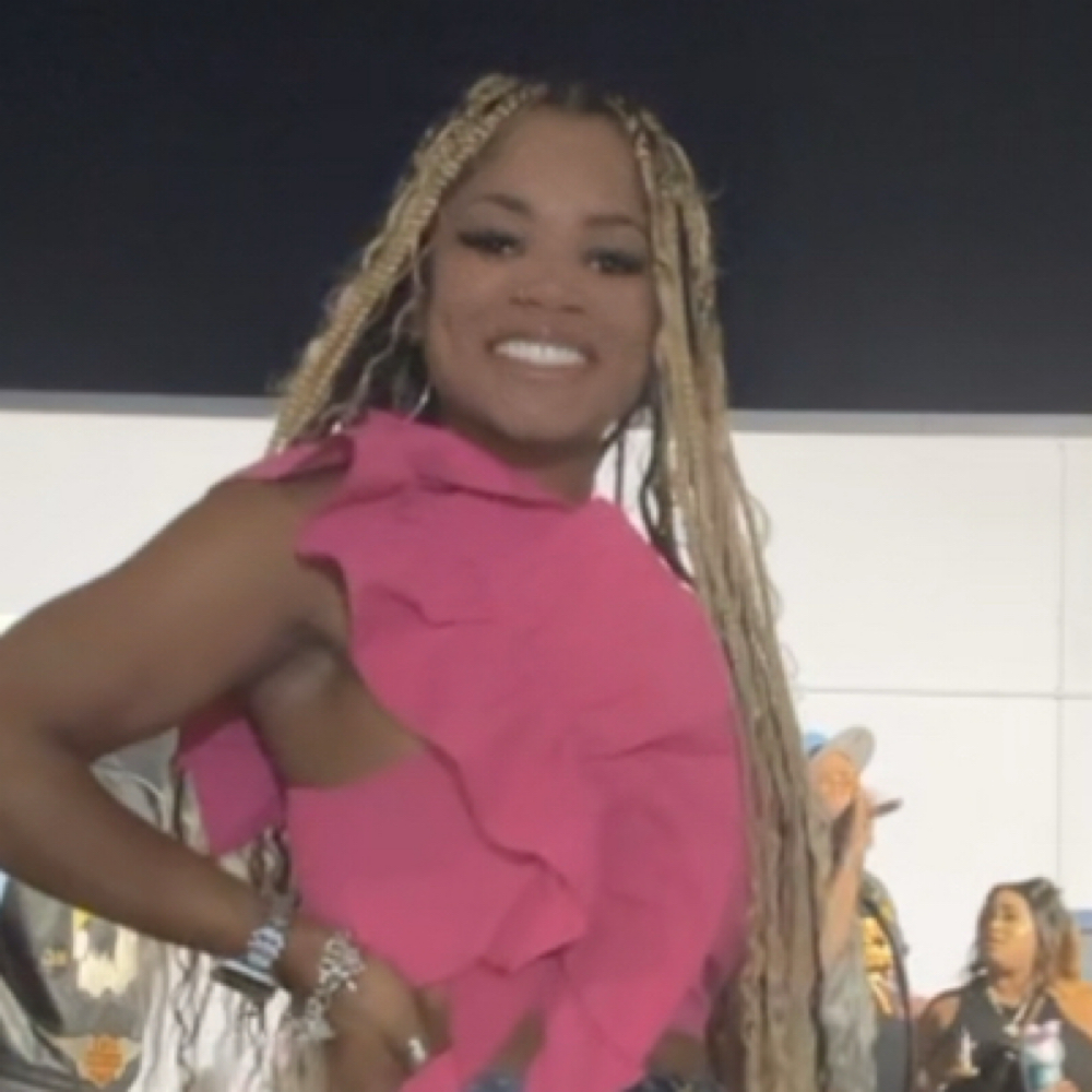 Nee N. at The Pretti Parlor in Houston, TX