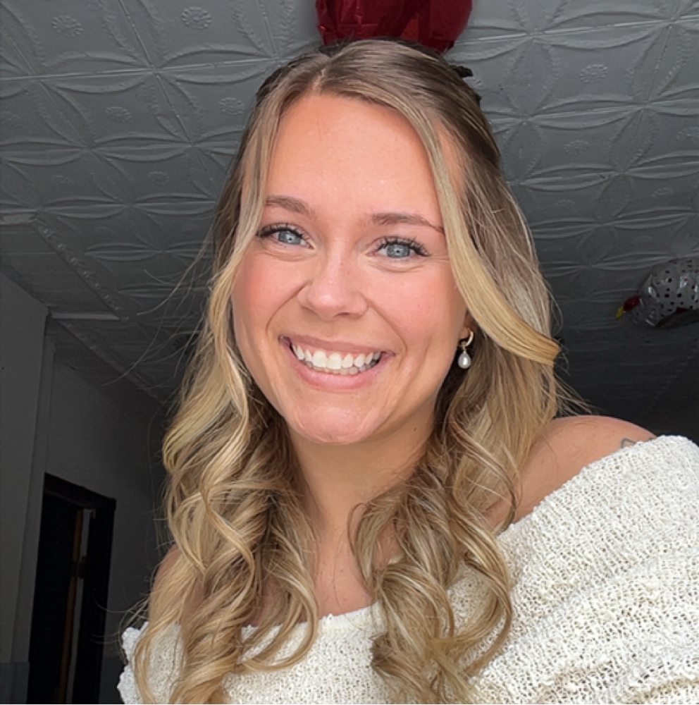 Hailey Woodall at Ivy Beauty Bar in Vermontville, MI