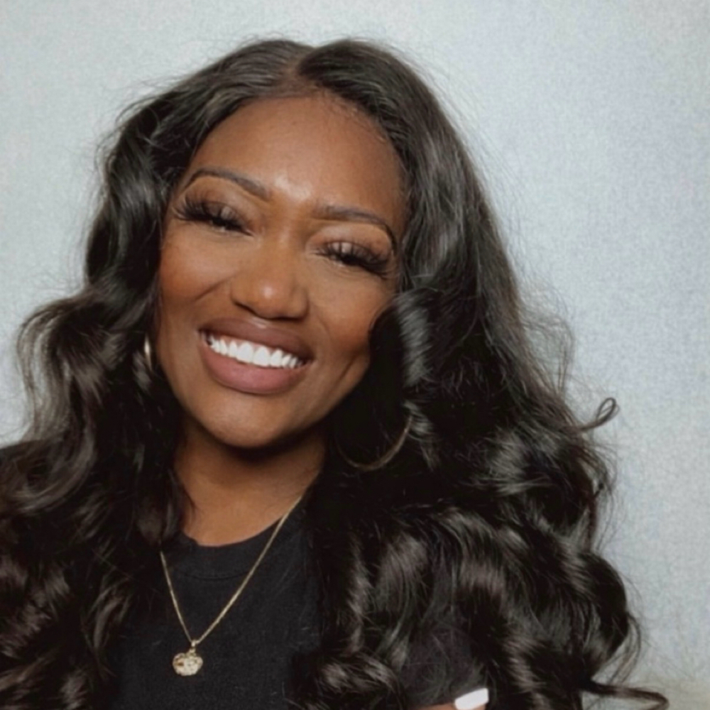 Kaneka Glover at Oblige Salon LLC in San Antonio, TX