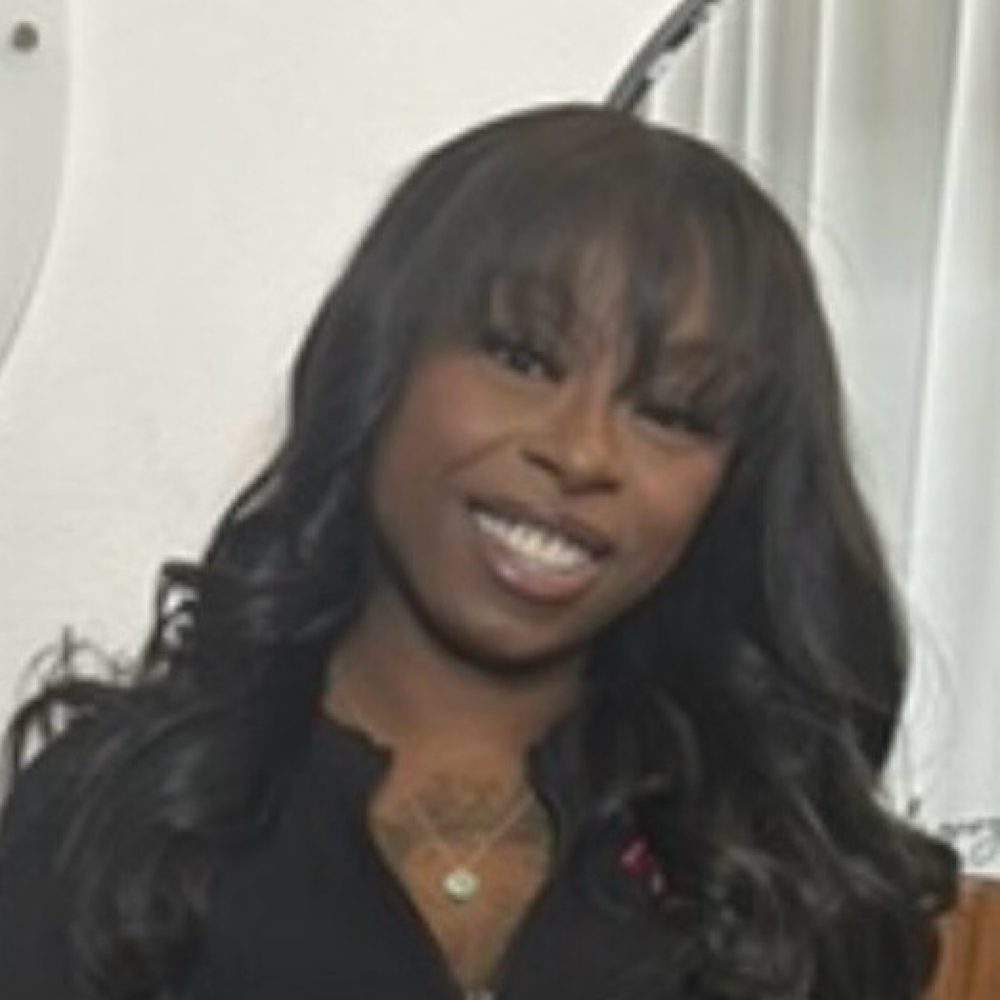 Briana Davis at AAL TEXTURES SALON COMPANY LLC in CHICAGO, IL