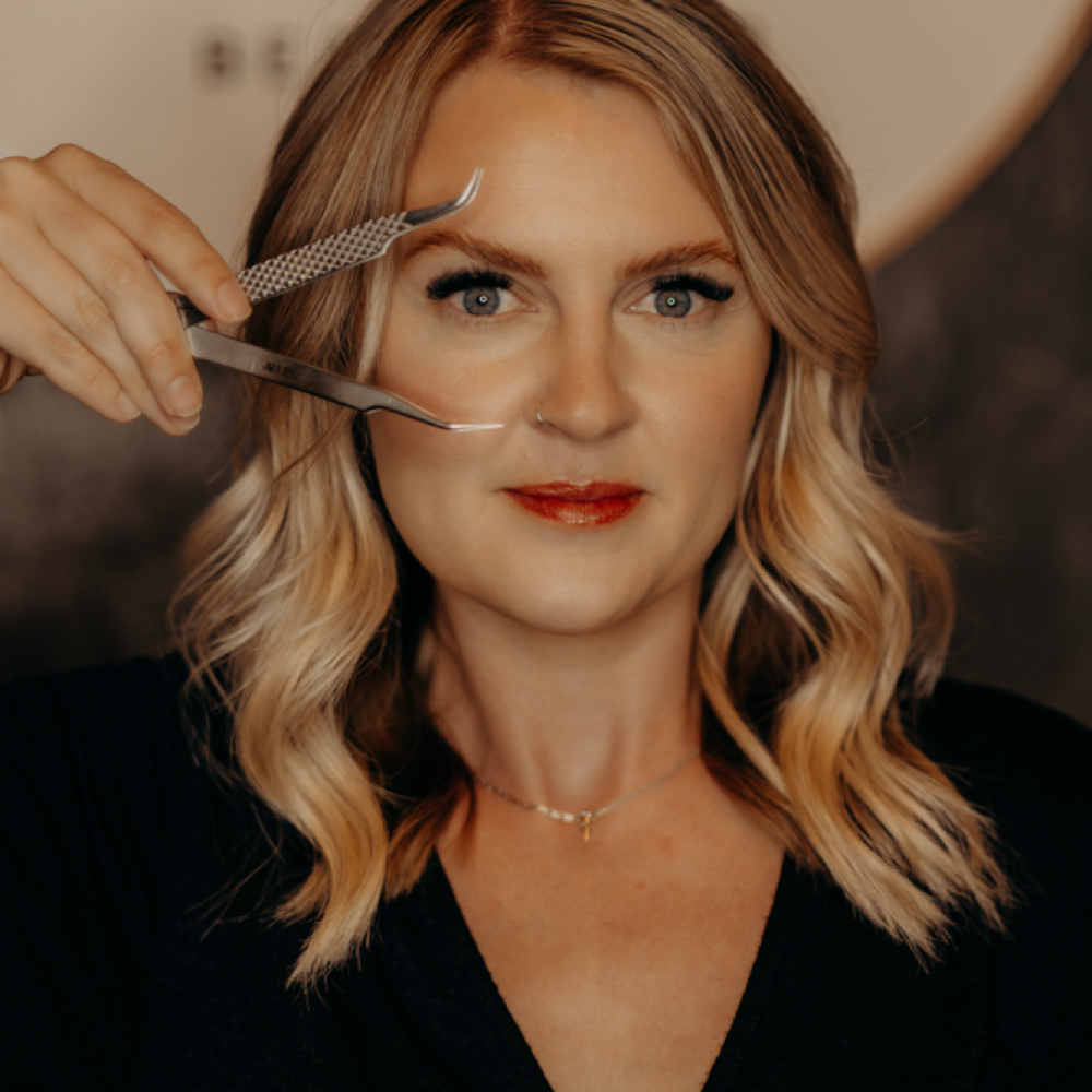 Erin Murray at Fabulash Beauty Bar in Claremore, OK