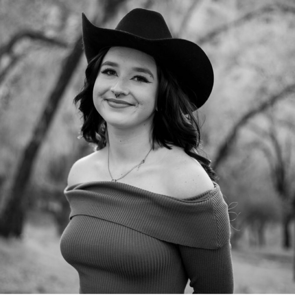 Olivia Hedderman at Rebels & Glam Salon in Santa Rosa, CA