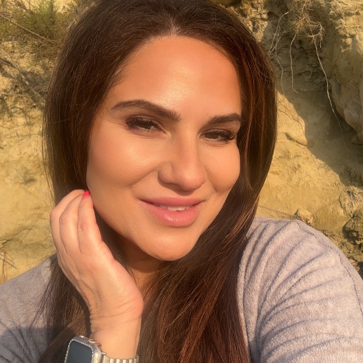 Ella Conway at down to the root head spa in SAN DIEGO, CA