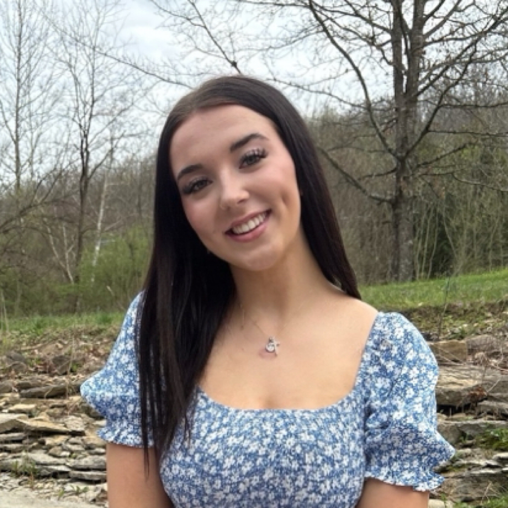 Mya Graham at TWISTED SCIZZORS Family Hair Salon in Leitchfield, KY