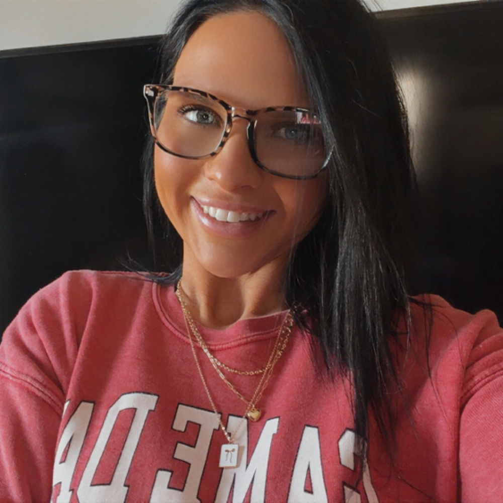 Kendall Ahlefeld at Hola Hermosa in Lyons, IN