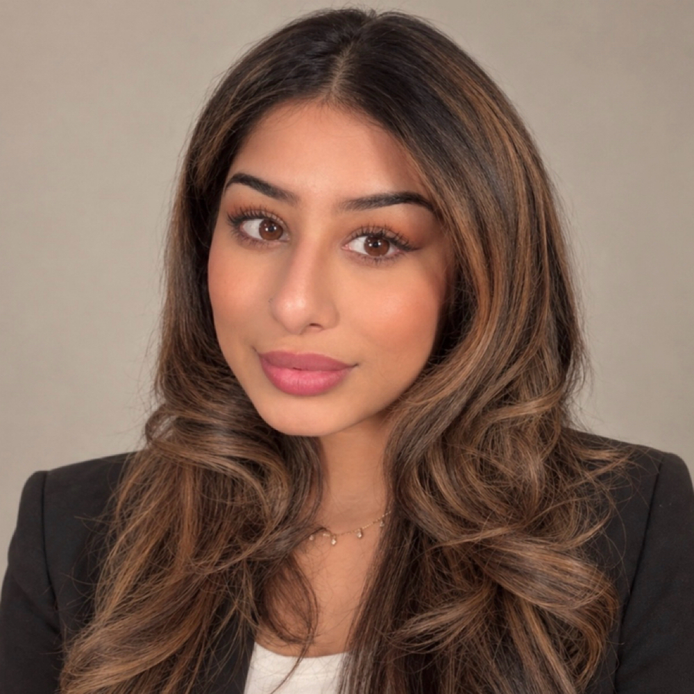 Maheen Khan at Transform Beaute in Hoffman Estates, IL