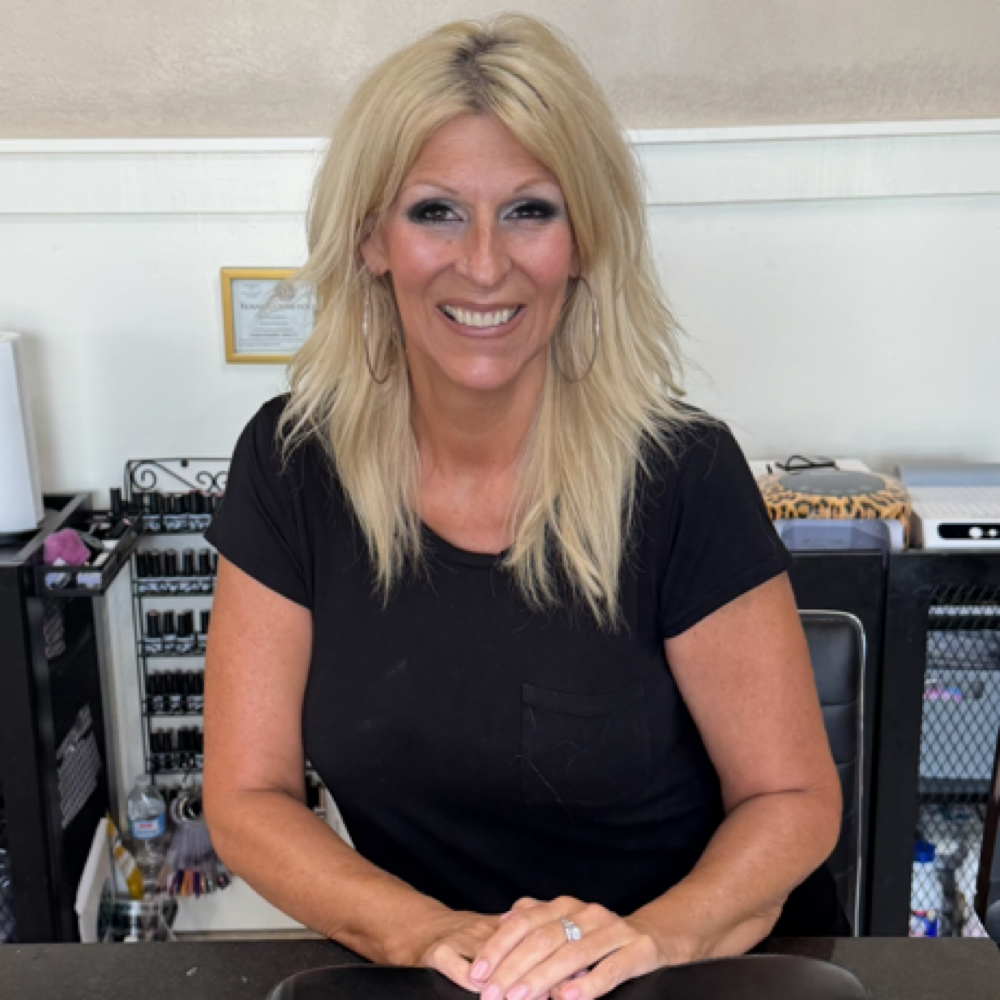 Lynn Giovannetti at Bullard Nails in Bullard, TX