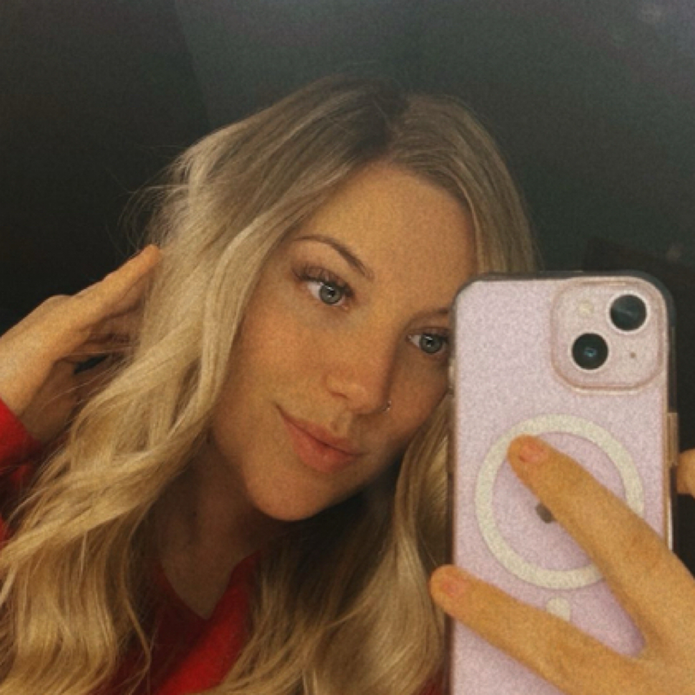 Makena Mills at MiaBella’s Salon in Springfield, MO