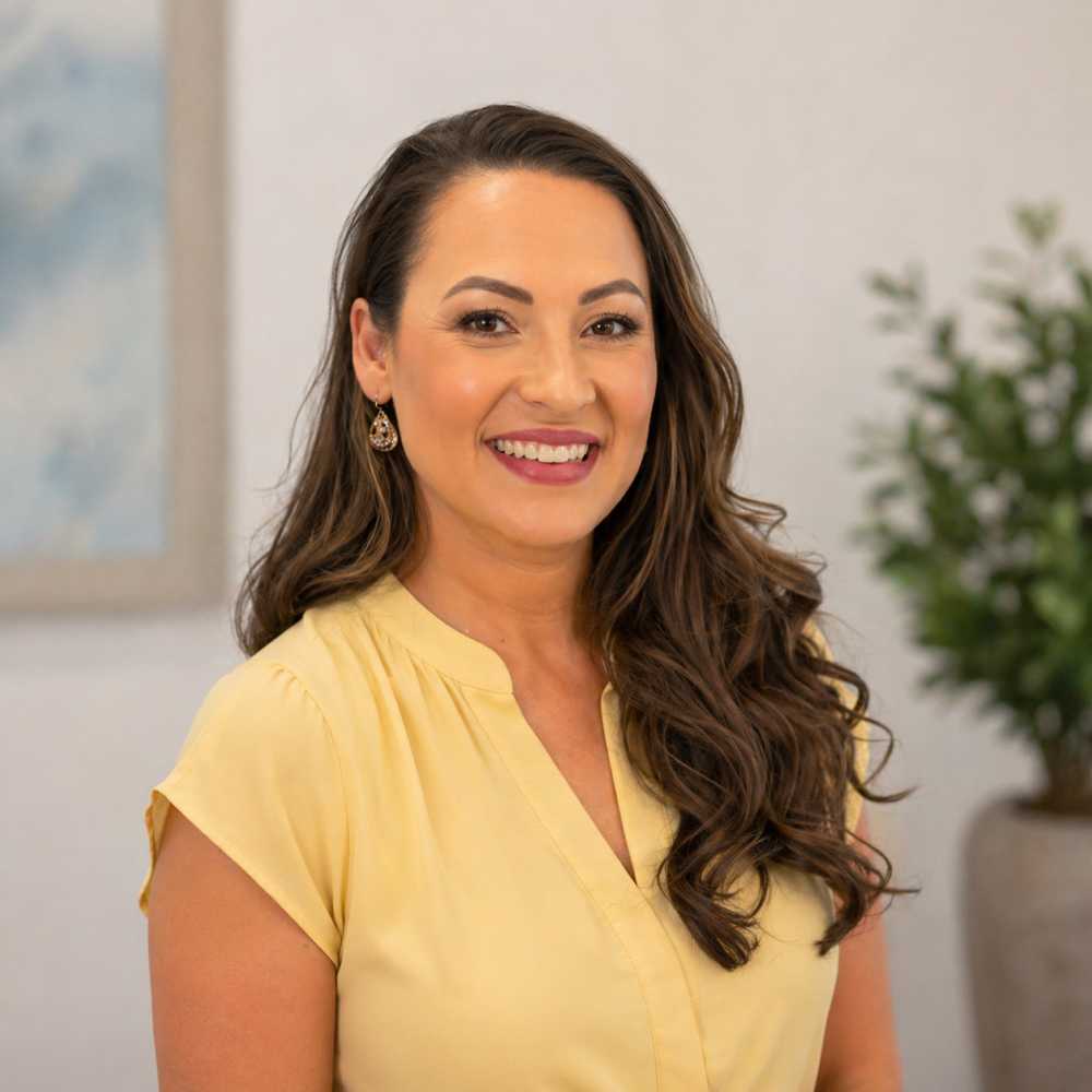 Kattie Higuera at Divine Design Beauty Bar in to seeing you soon, AZ
