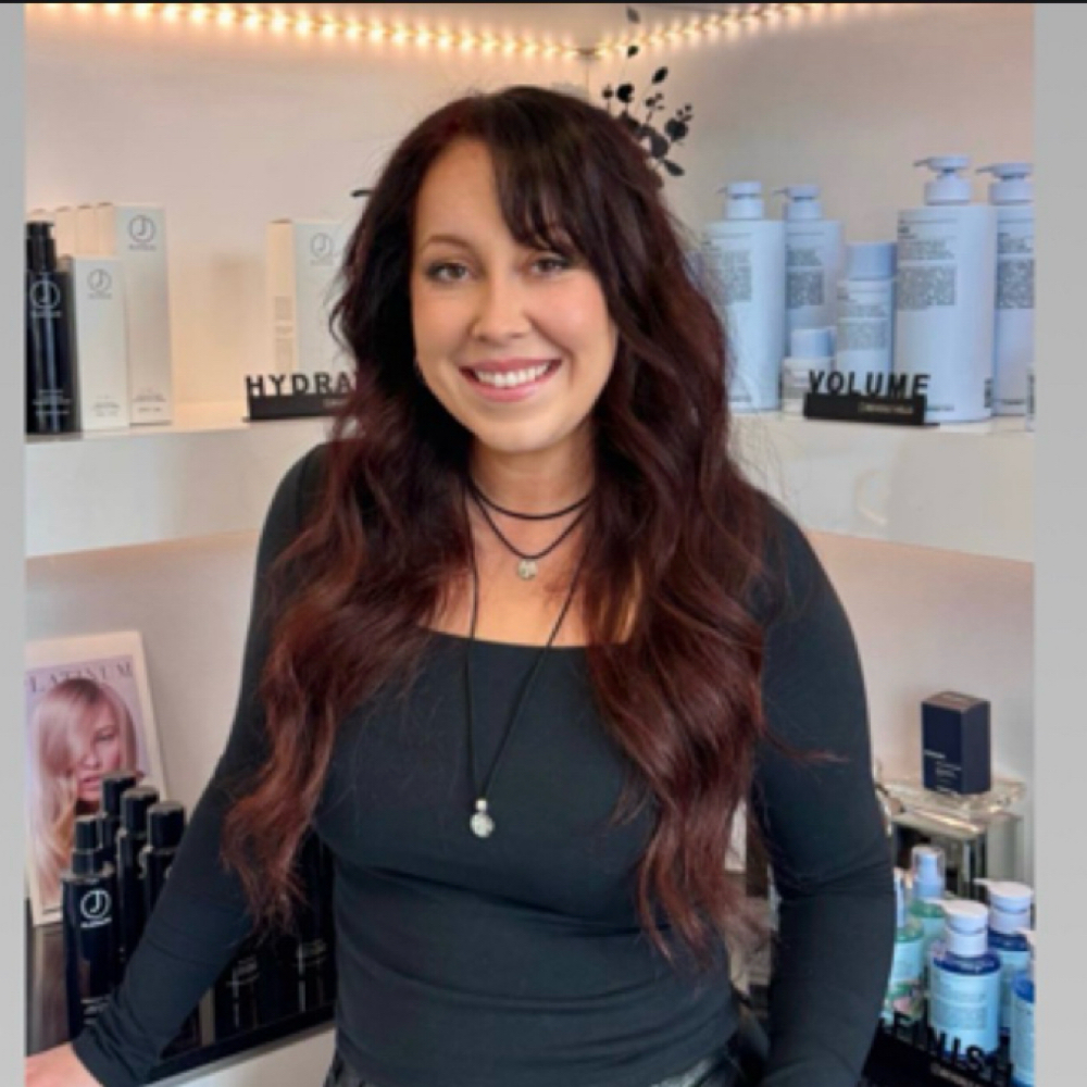 LINDSAY - Extension Specialist at True Image  Salon in Roseville, CA