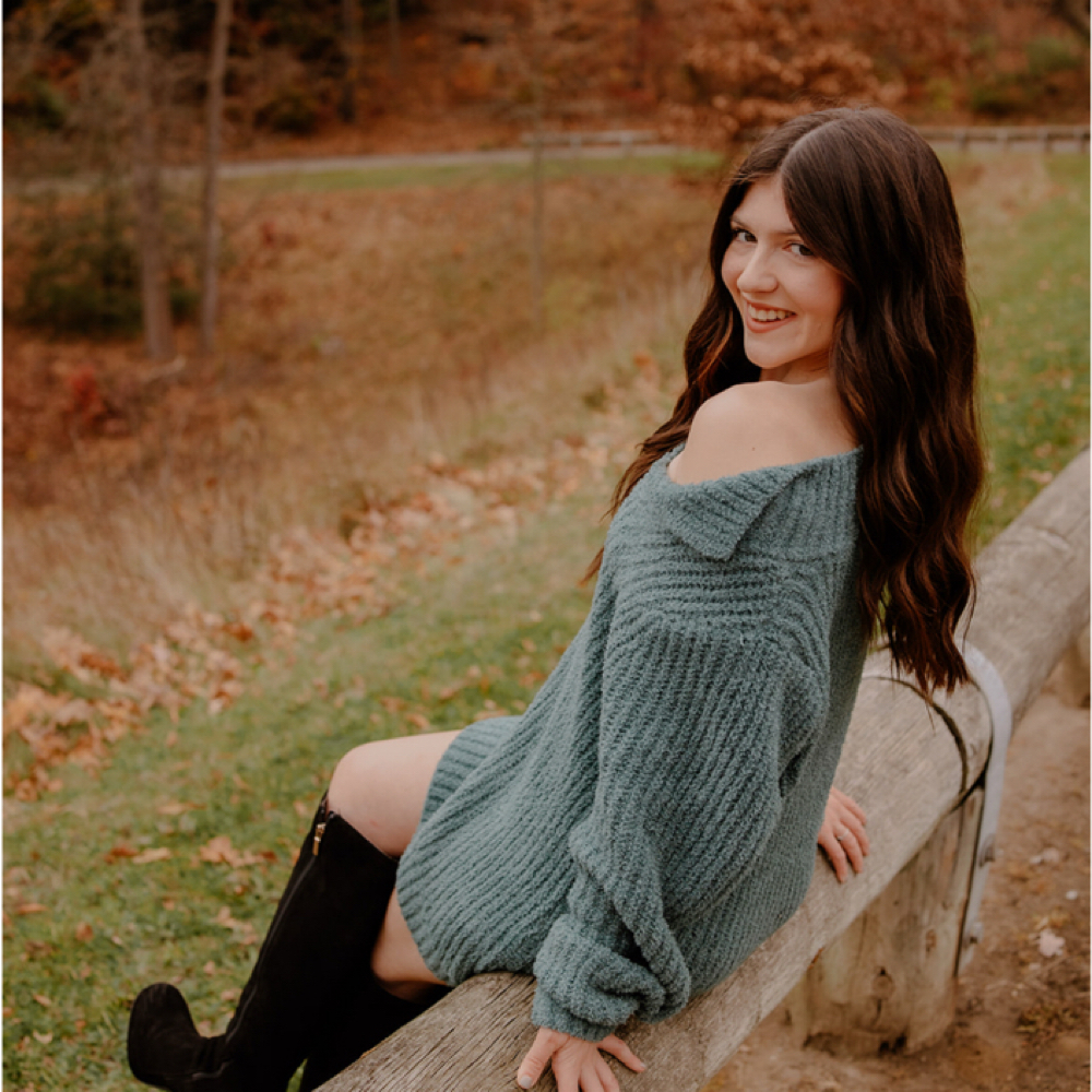 Olivia Davies at B Boujee Salon in Austintown, OH