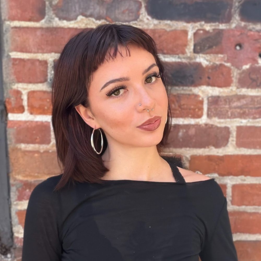 Rylee Bond-Martin at Mane Kharacter Salontique in Huntington Beach, CA