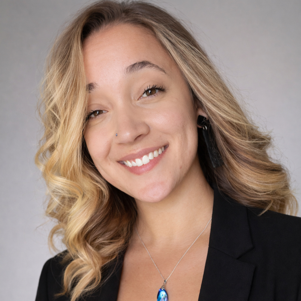 Isabella Jones at Divine Design Beauty Bar in to seeing you soon, AZ