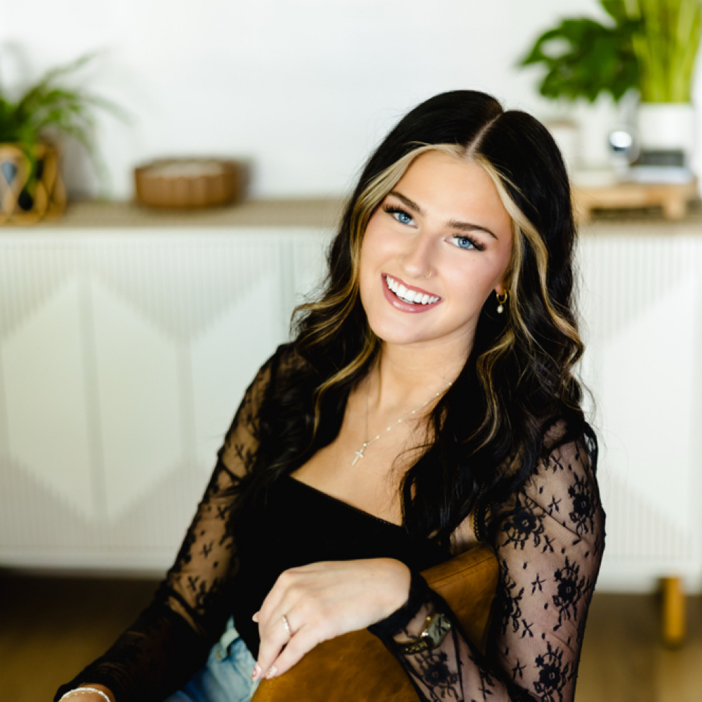 Teagan Bradley at Lux Beauty Loung3 in Davison, MI